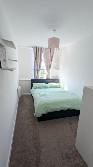 3 Bed Flat With A View * Londres