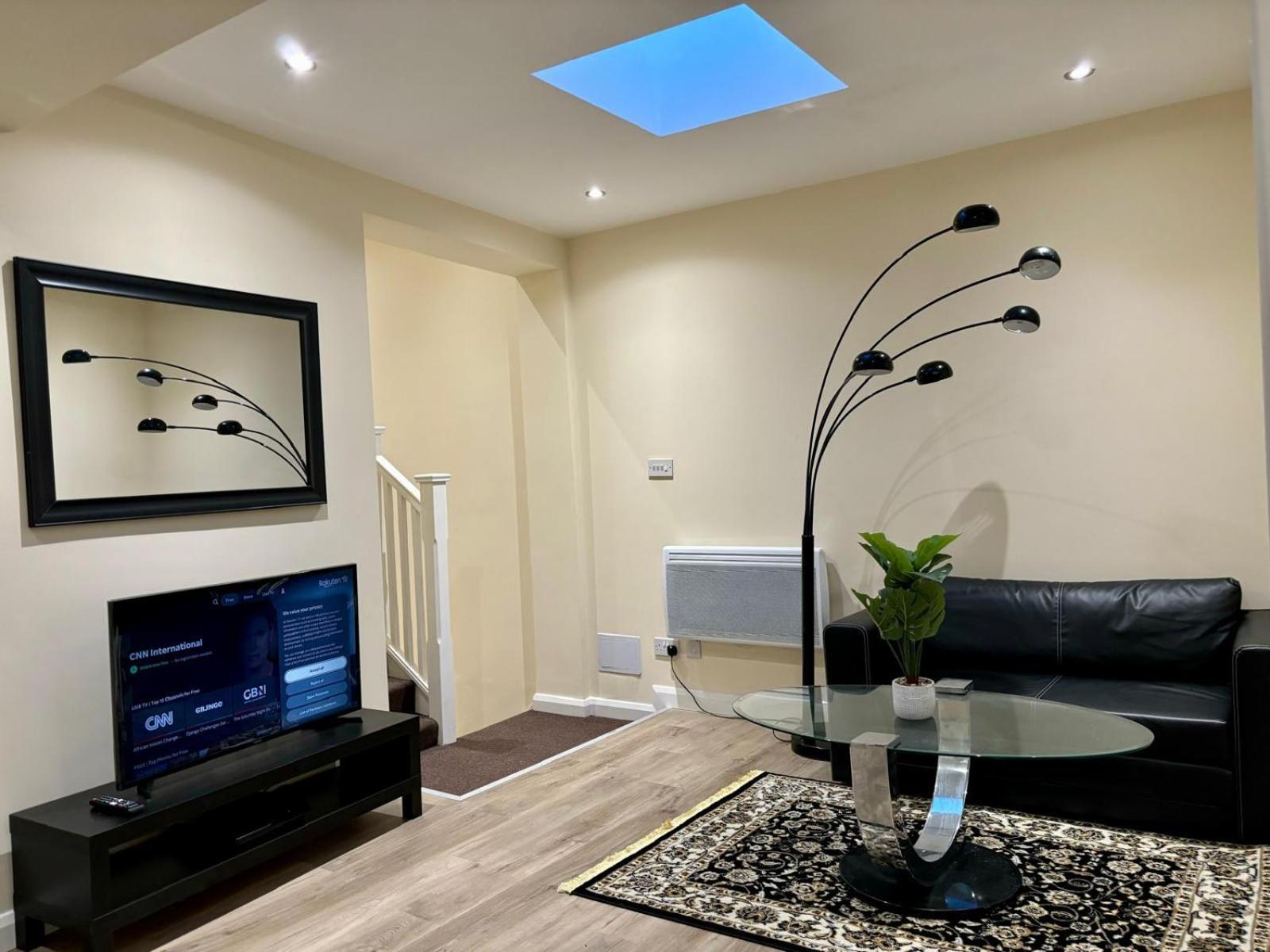 Dbn Three Apartment