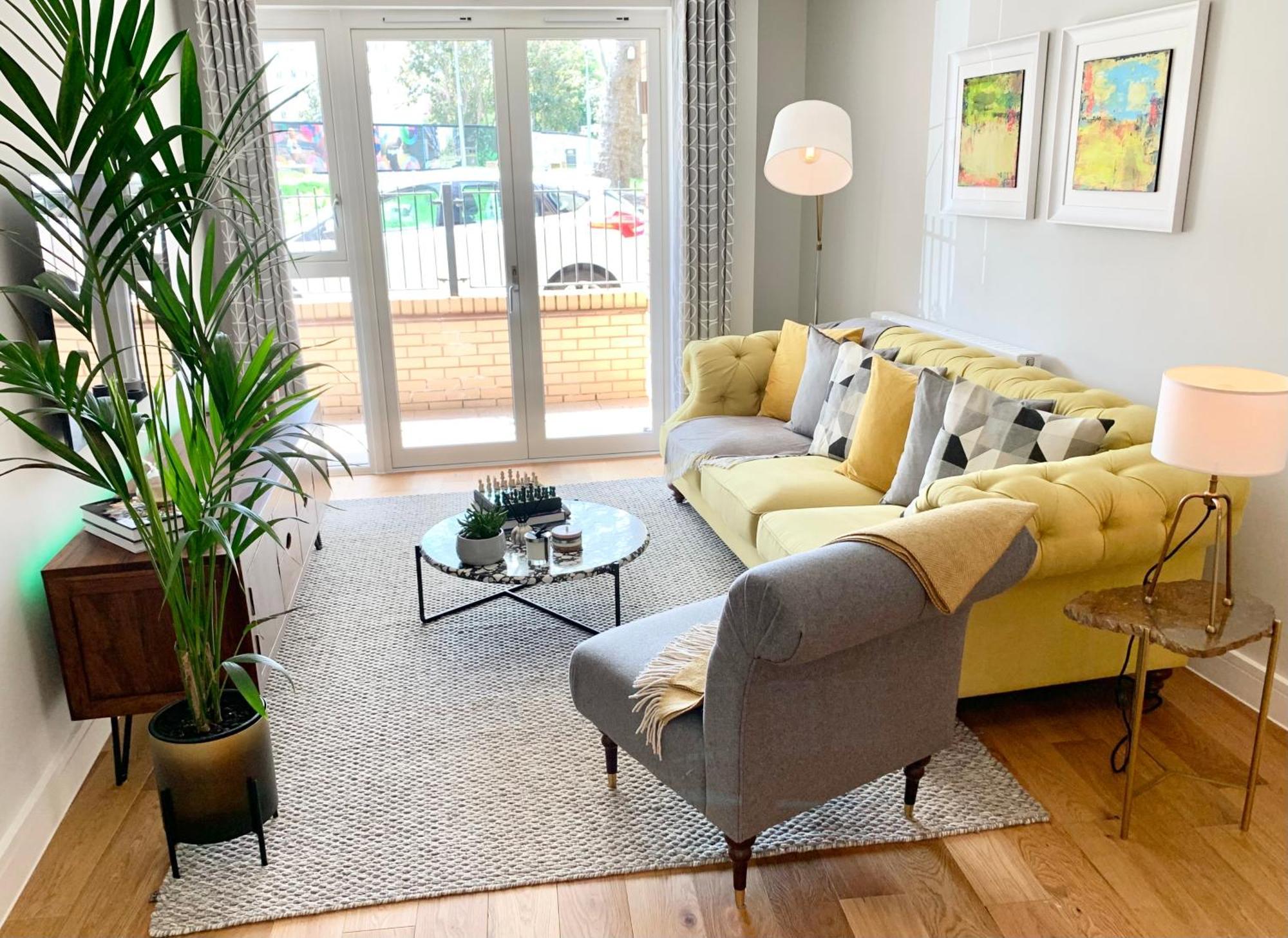 Modern Bedroom With Private Bathroom And Shared Kitchen & Lounge In Our Londres