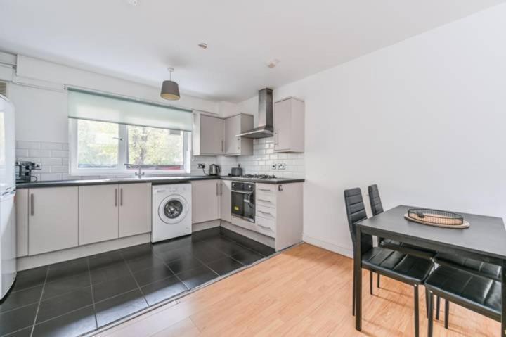 Apartamento 3 Bedrooms Flat Crystal Palace *