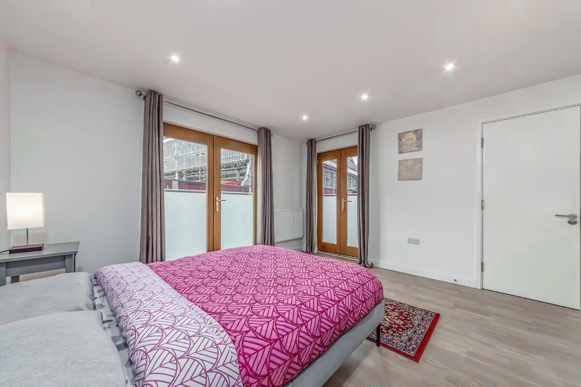 Amazing 2 Bed Bath Flat With Eye View Lm7 Appartement *