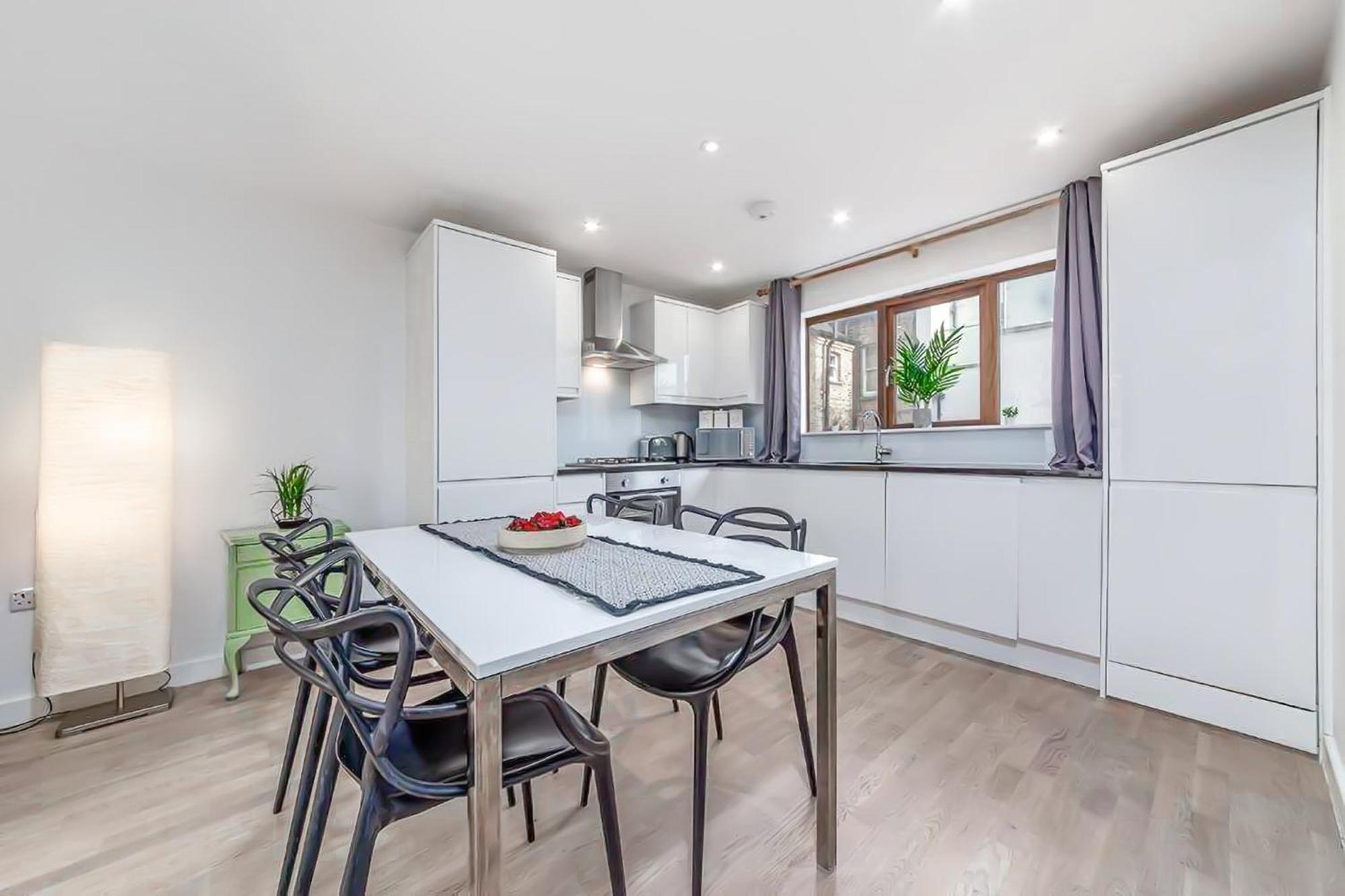 Amazing 2 Bed Bath Flat With Eye View Lm7 Appartement Londen