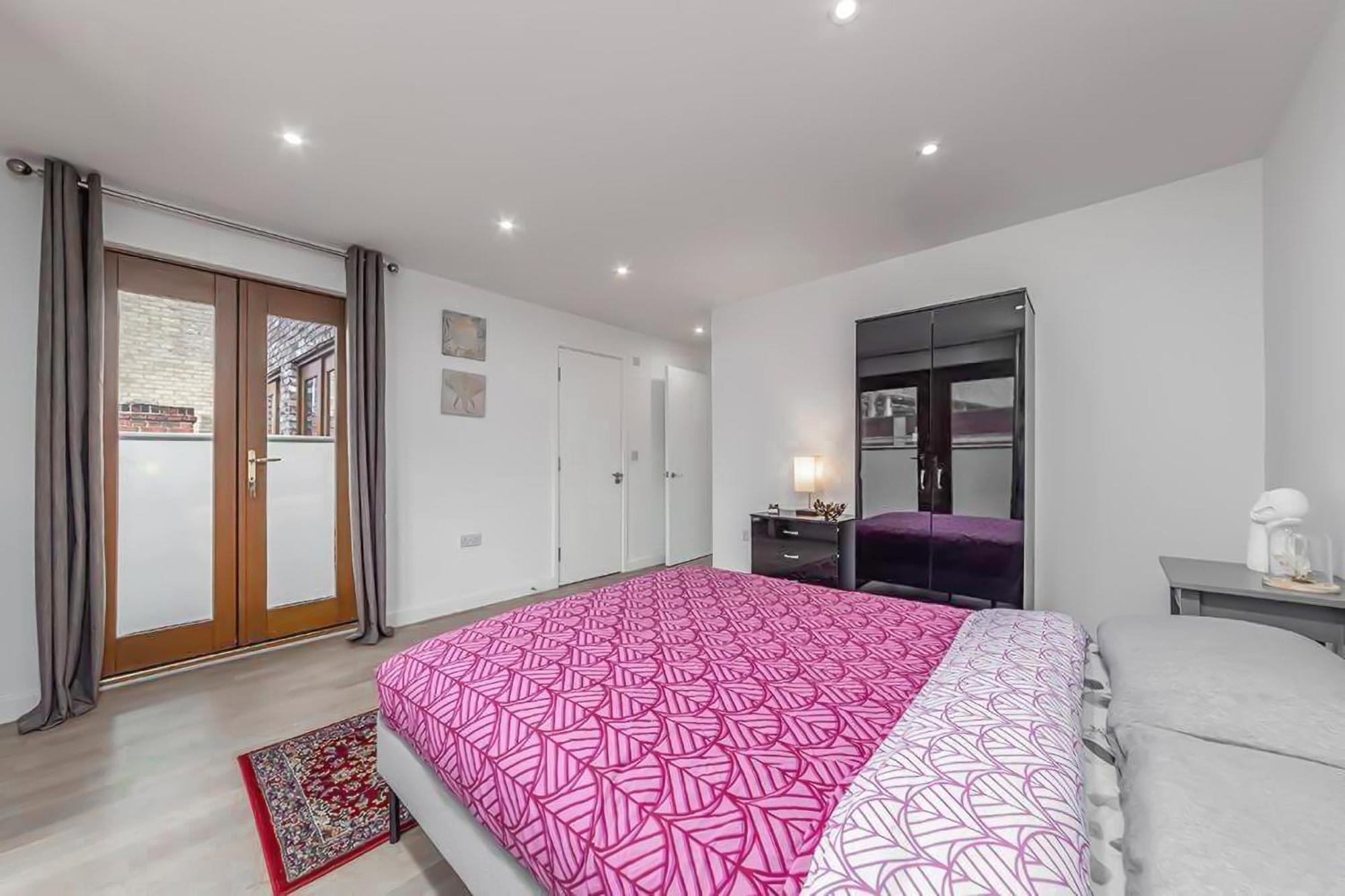 Amazing 2 Bed Bath Flat With Eye View Lm7 Appartement
