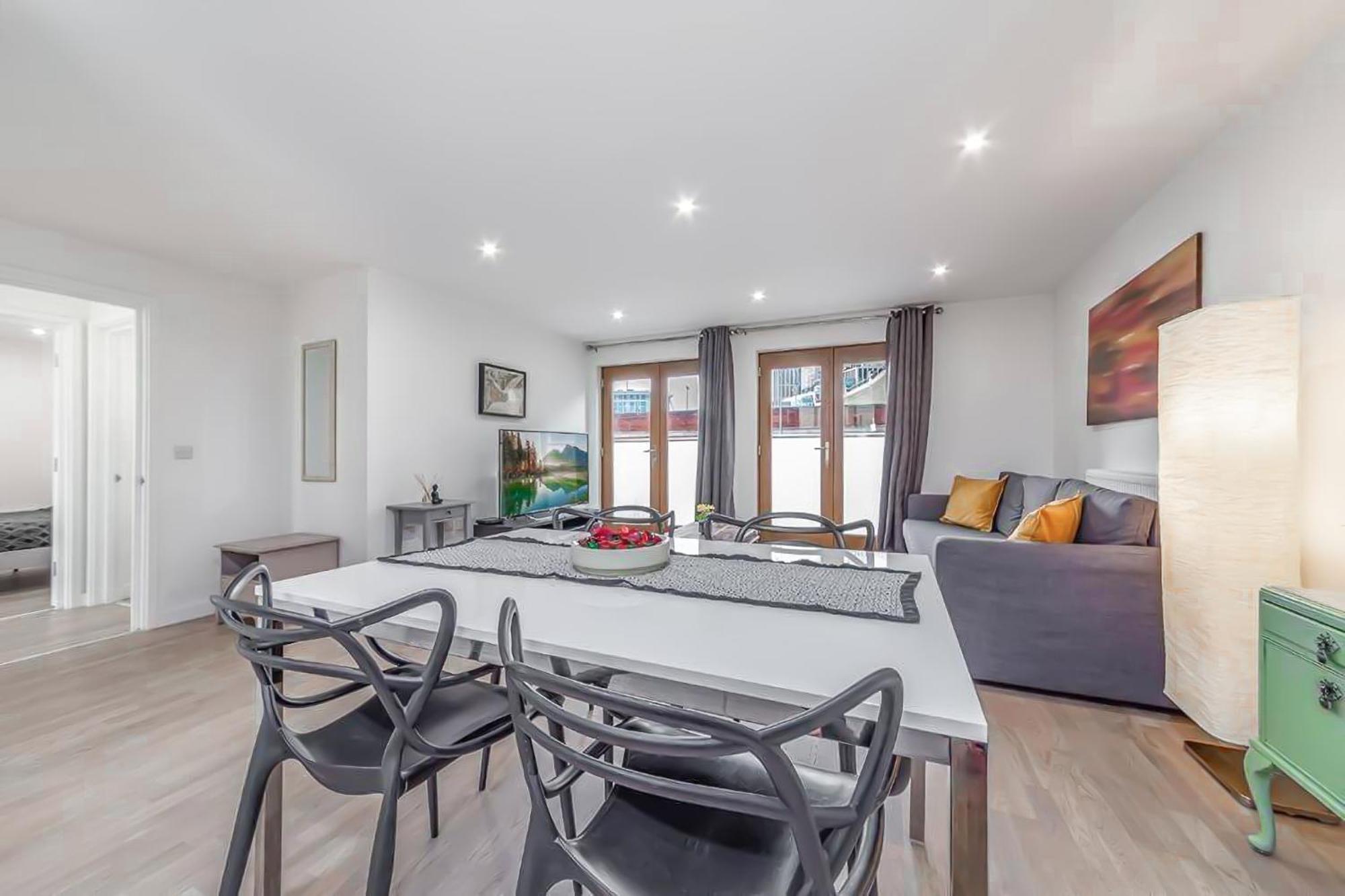 Amazing 2 Bed Bath Flat With Eye View Lm7 Appartement Londen