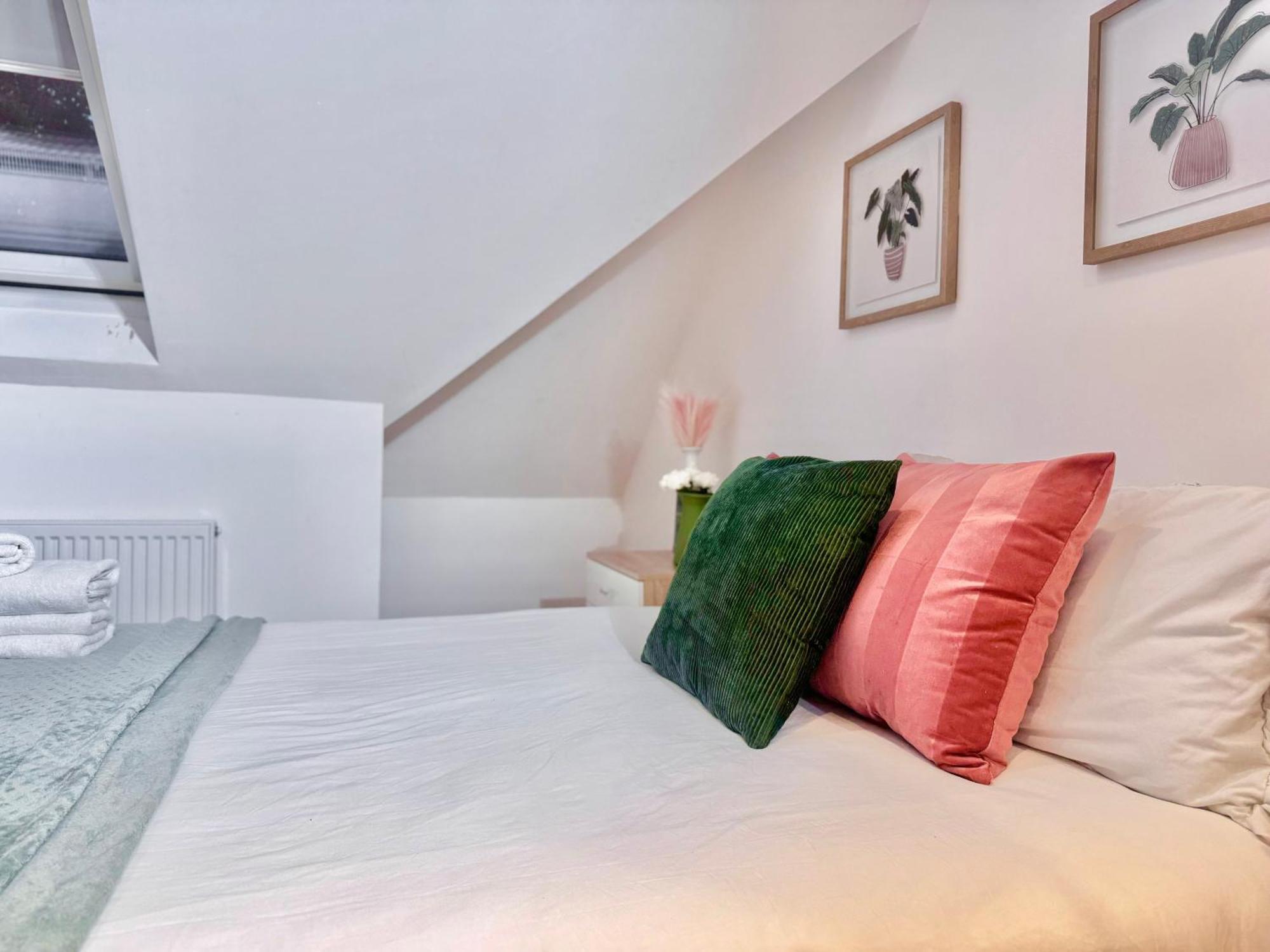 En-suites With Free Parking 30min To Maison d'hôtes Londres