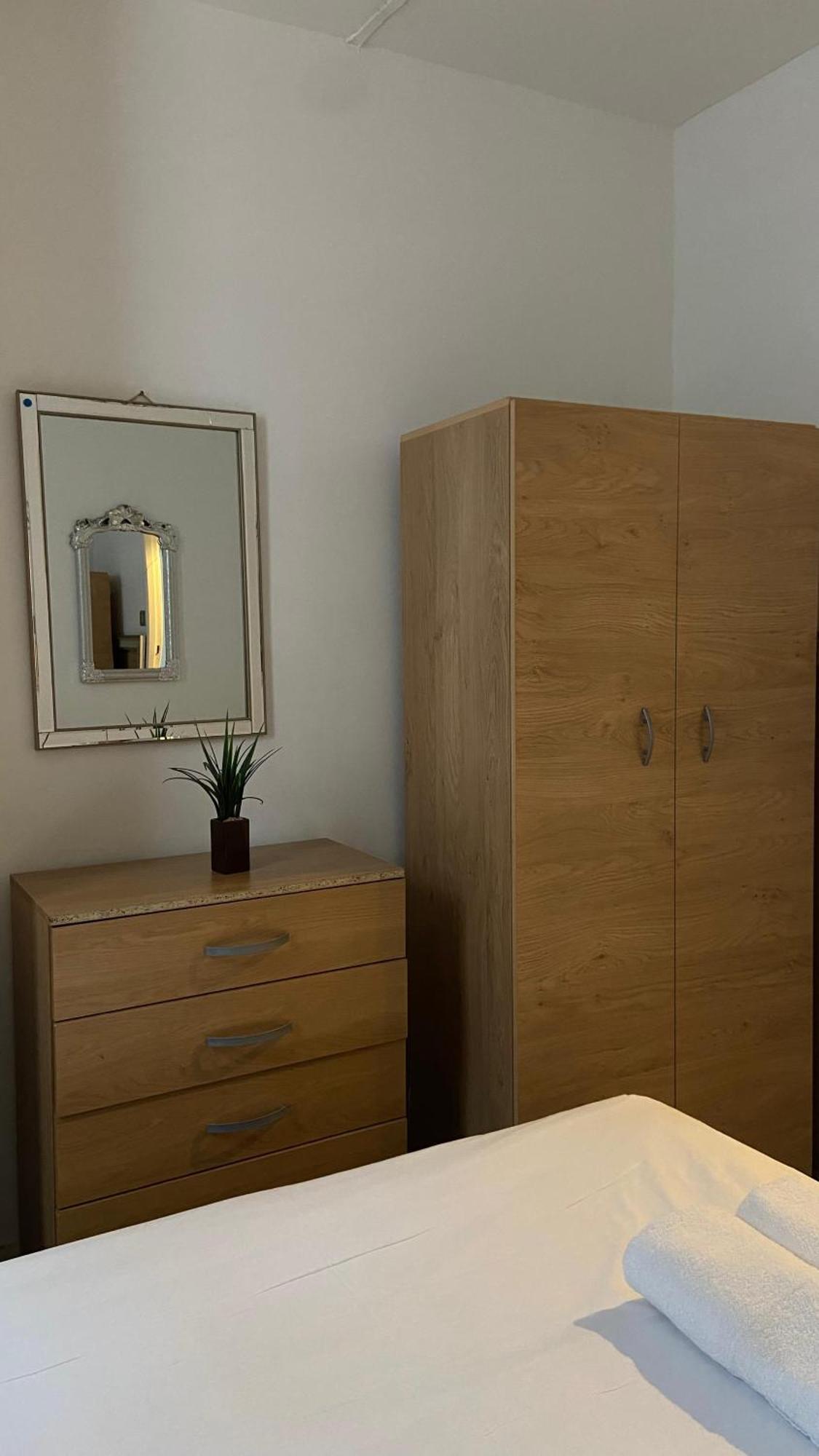 Lovely Ground Floor Miles Apart Apartamento