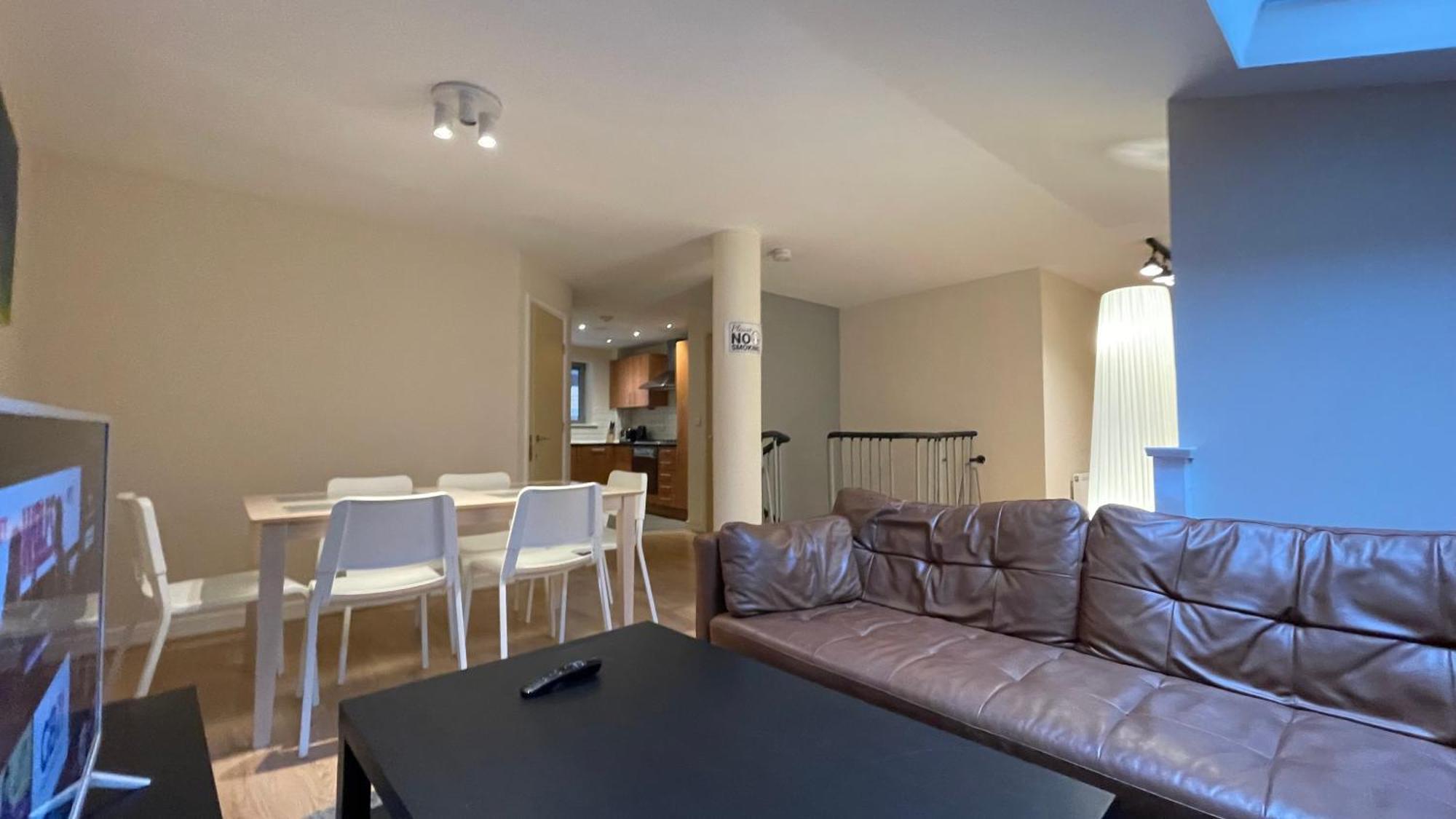 Apartamento 4- Bedroom , 1 Living Flat Near Emirates Stadium Londres