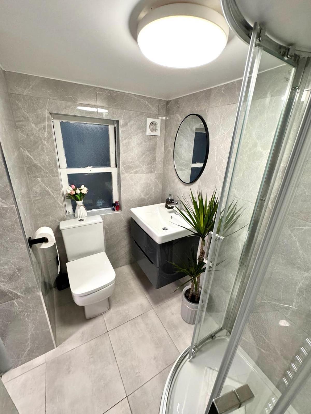 Camden Luxury Flats And En-suit * Londen