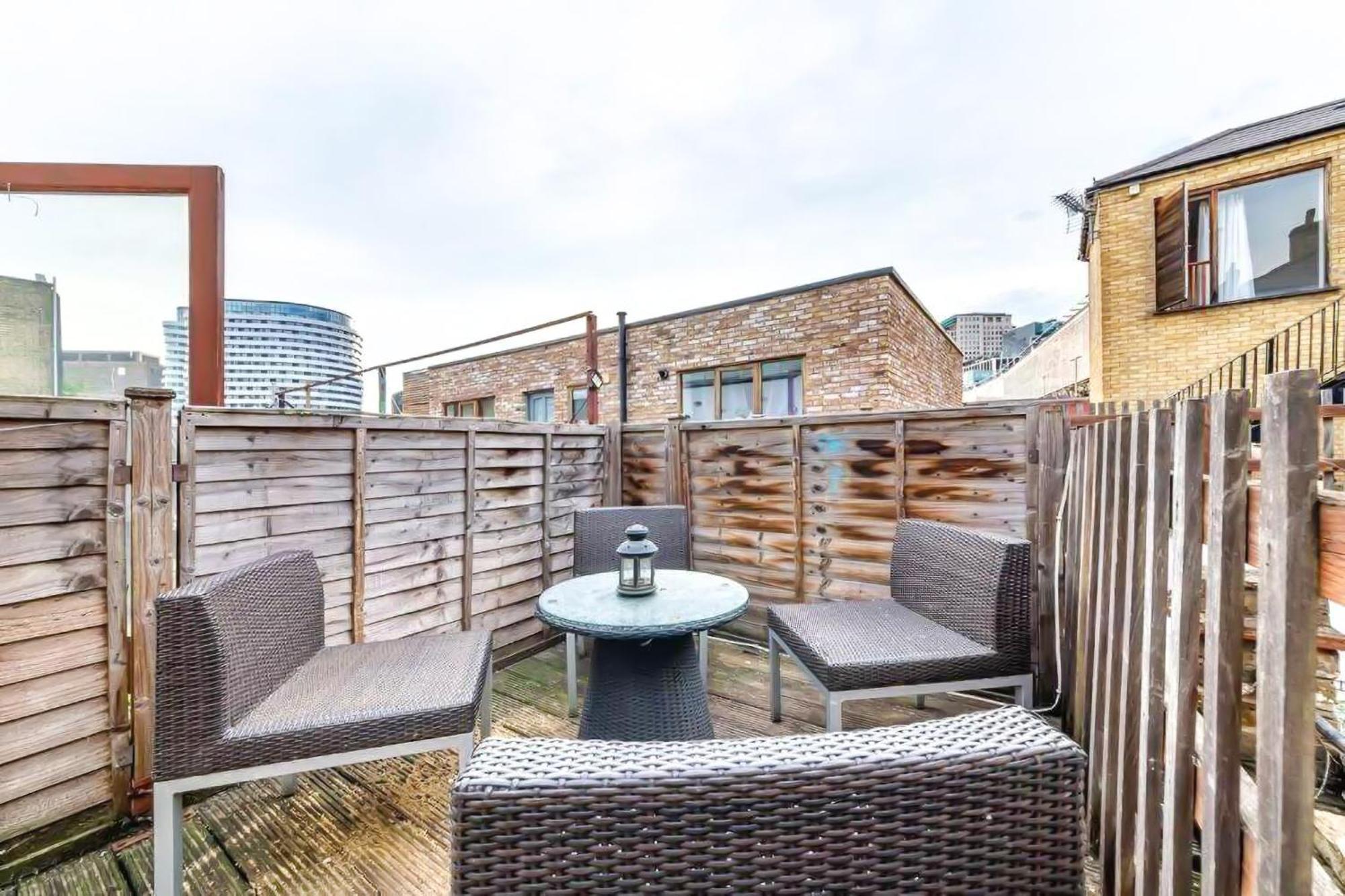 Lovely 2 Bedroom With Patio Waterloo Lm1 Appartement