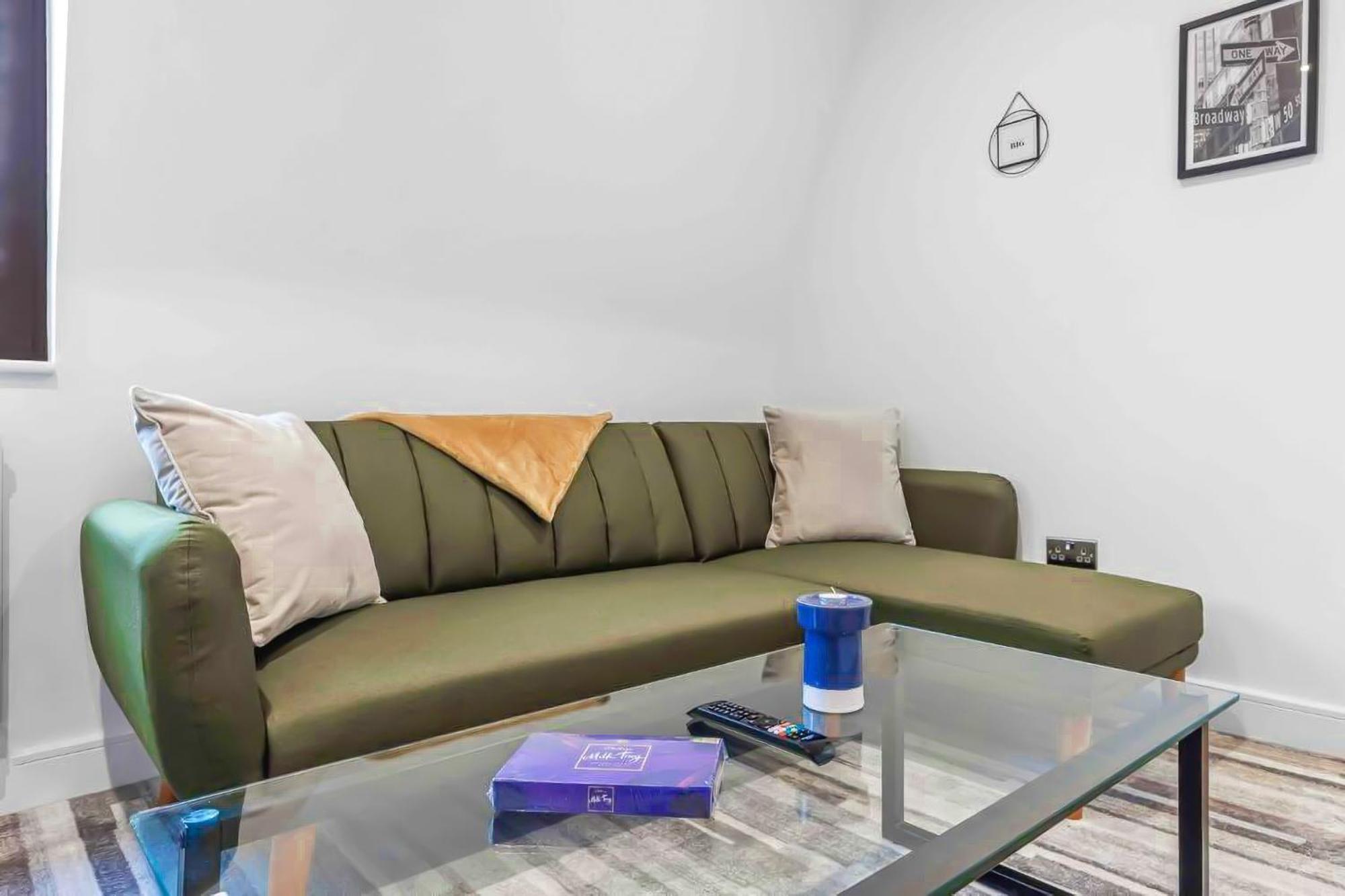 Serviced Apt In Central Lr3