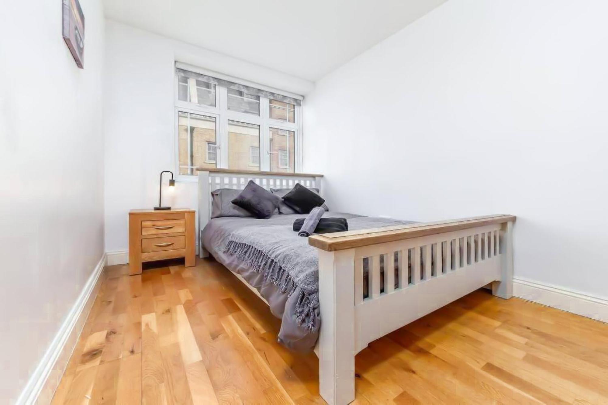 Lovely 2 Bedroom With Patio Waterloo Lm1 * Londres