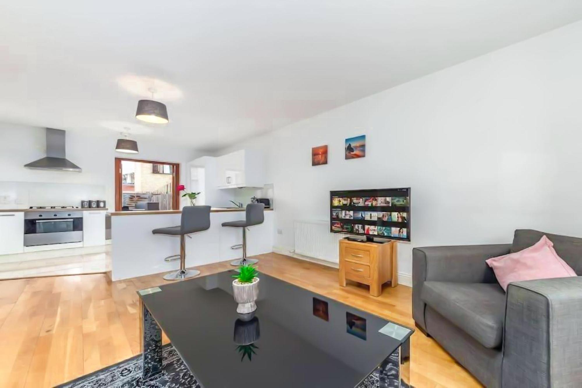 Lovely 2 Bedroom With Patio Waterloo Lm1 Appartement