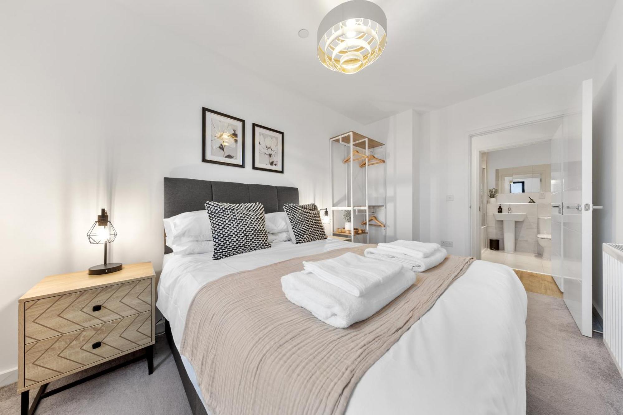 Luxury 3 Bed With Balcony Apartamento