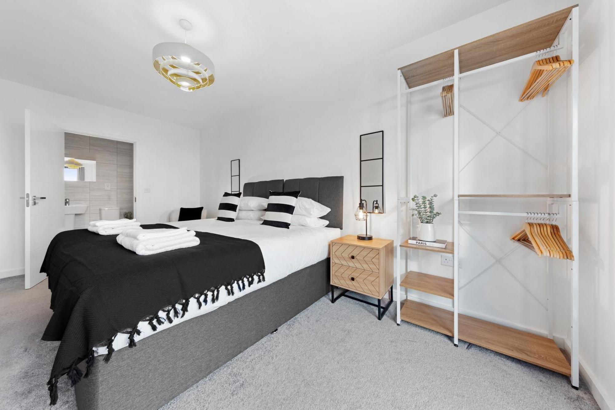 Luxury 3 Bed With Balcony Apartamento
