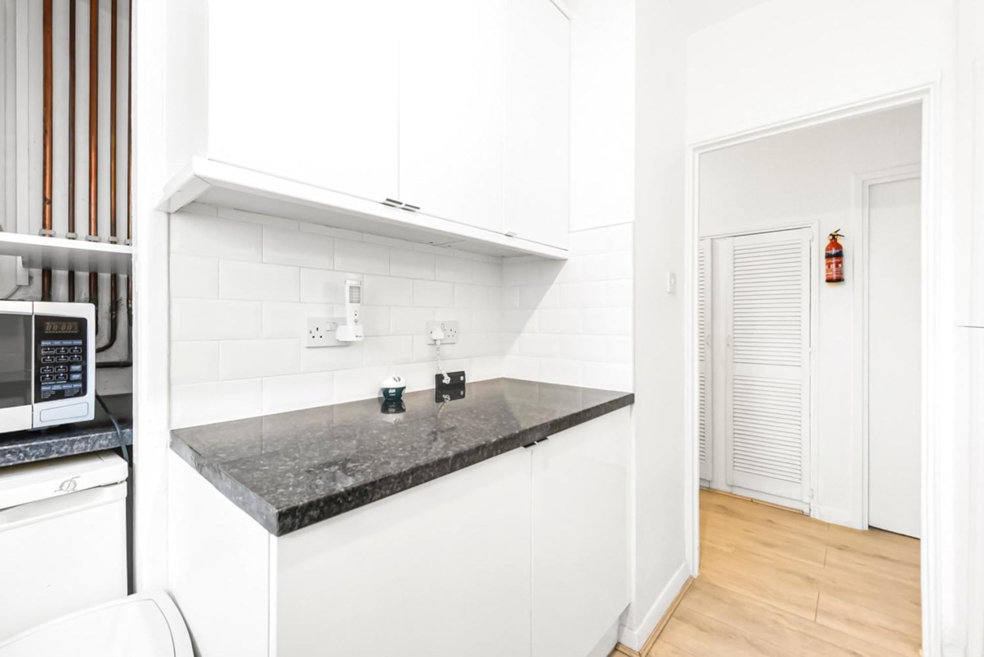 3 Bedroom Flat In Wandsworth Appartement