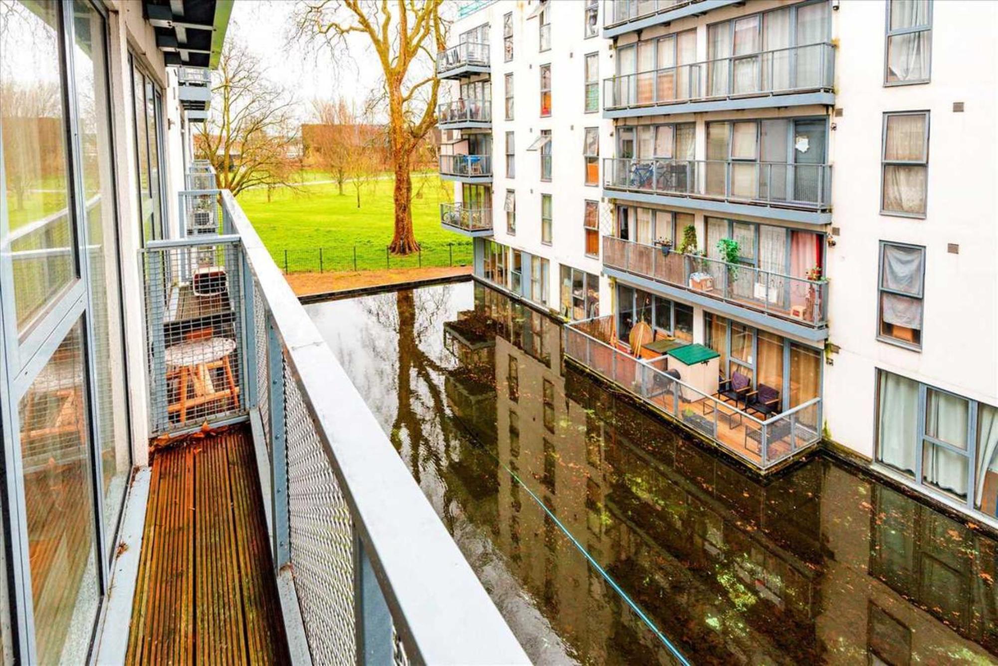 Cosy 2 Bed Hackney Apartment Sleeps 8