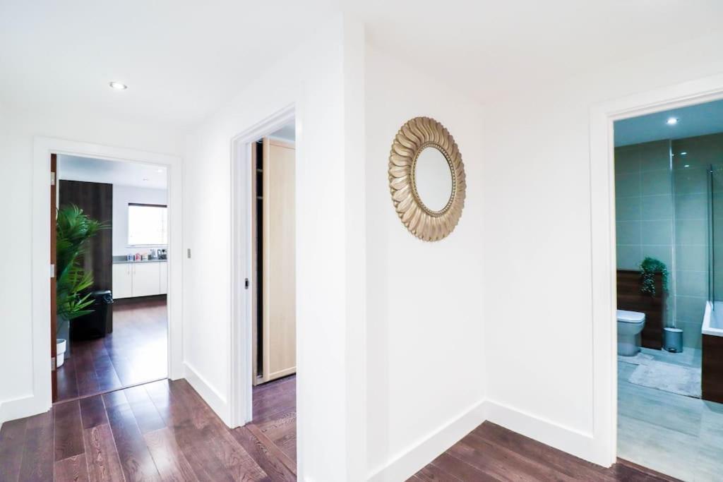Luxury Flat Wroof Terrace Close To Train Station * Londres