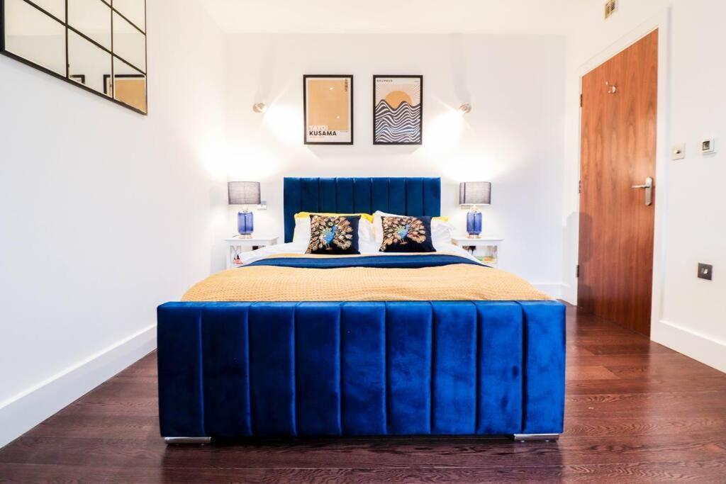 Luxury Flat Wroof Terrace Close To Train Station Appartement