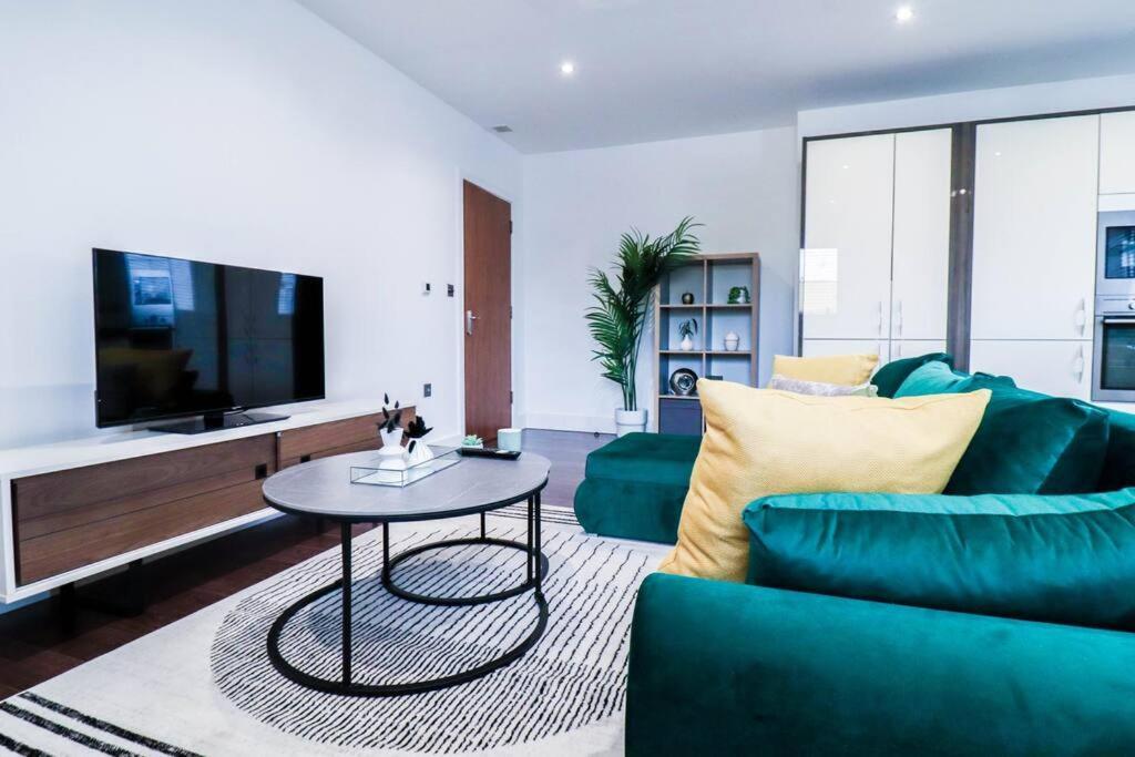 Luxury Flat Wroof Terrace Close To Train Station Appartement *