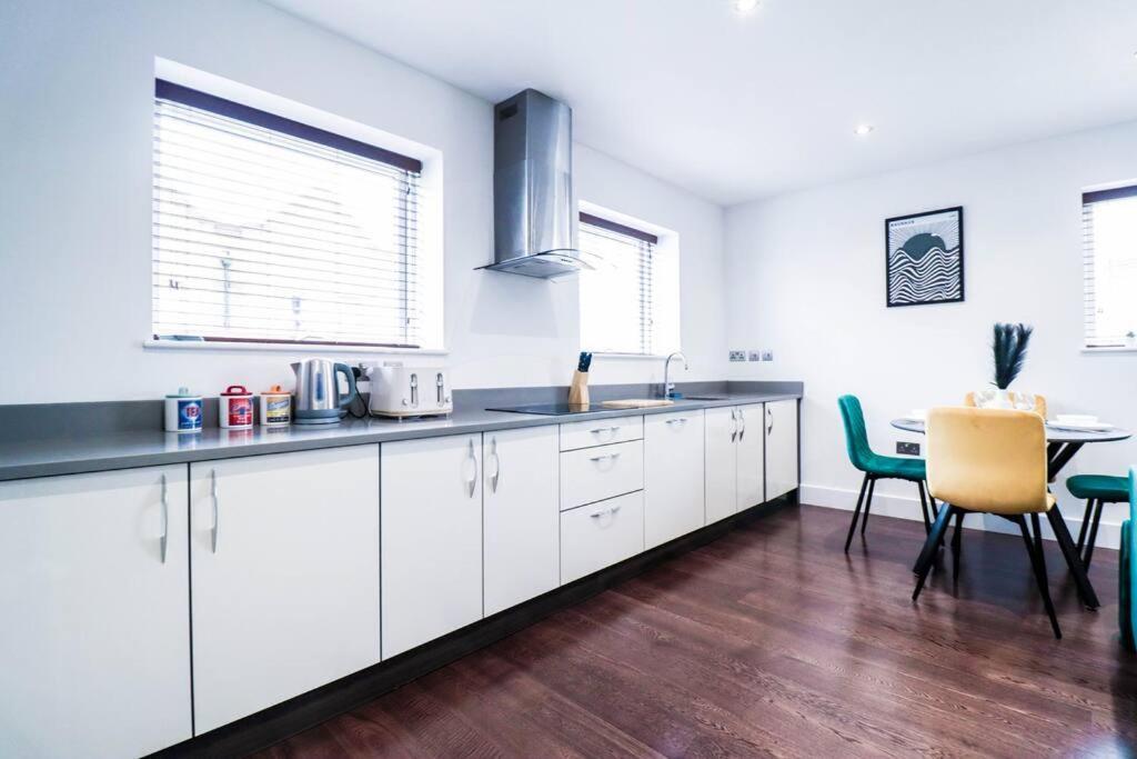 Luxury Flat Wroof Terrace Close To Train Station * Londres