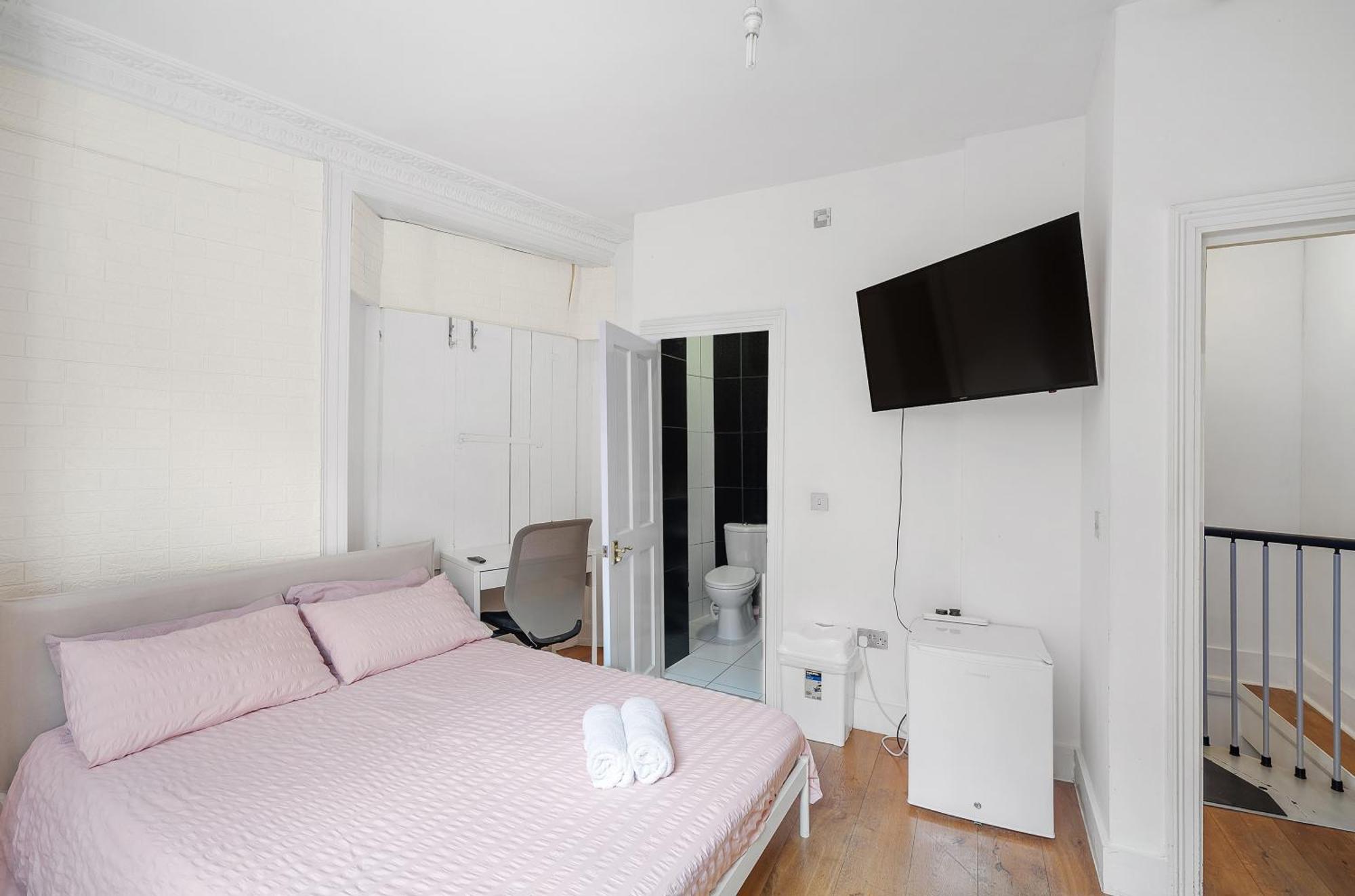 Appartement Flat Offers Superb Transport Connections *