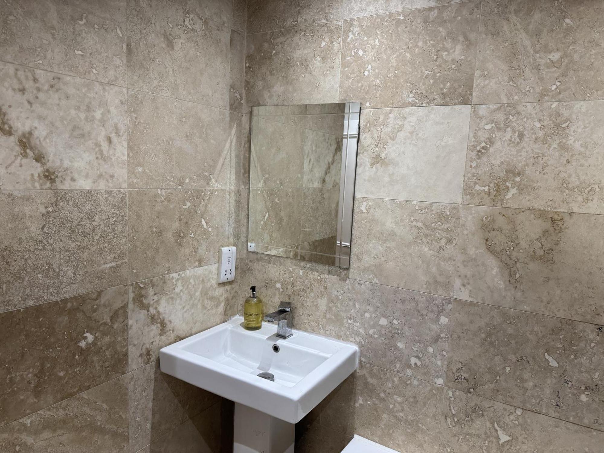 Stylish Entire With Private Garden In Camden, Apartamento *