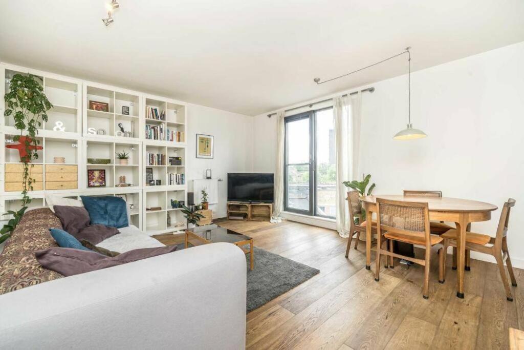 Spacious Three Bedroom * Londres