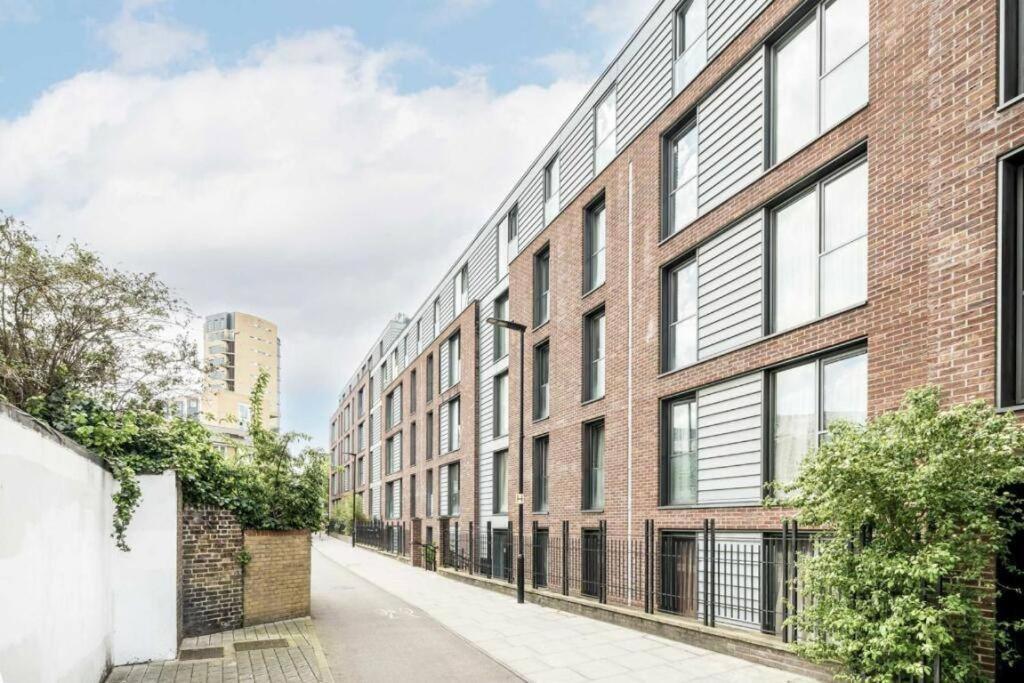 Spacious Three Bedroom Apartamento Londres