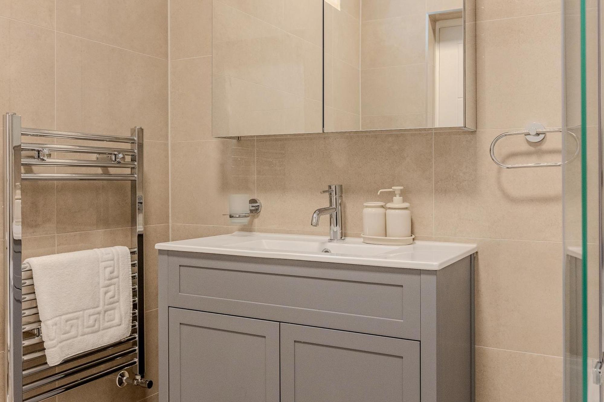3br 3lvl Flat In Camden, 5 Mins Camden Town Tube Apartamento