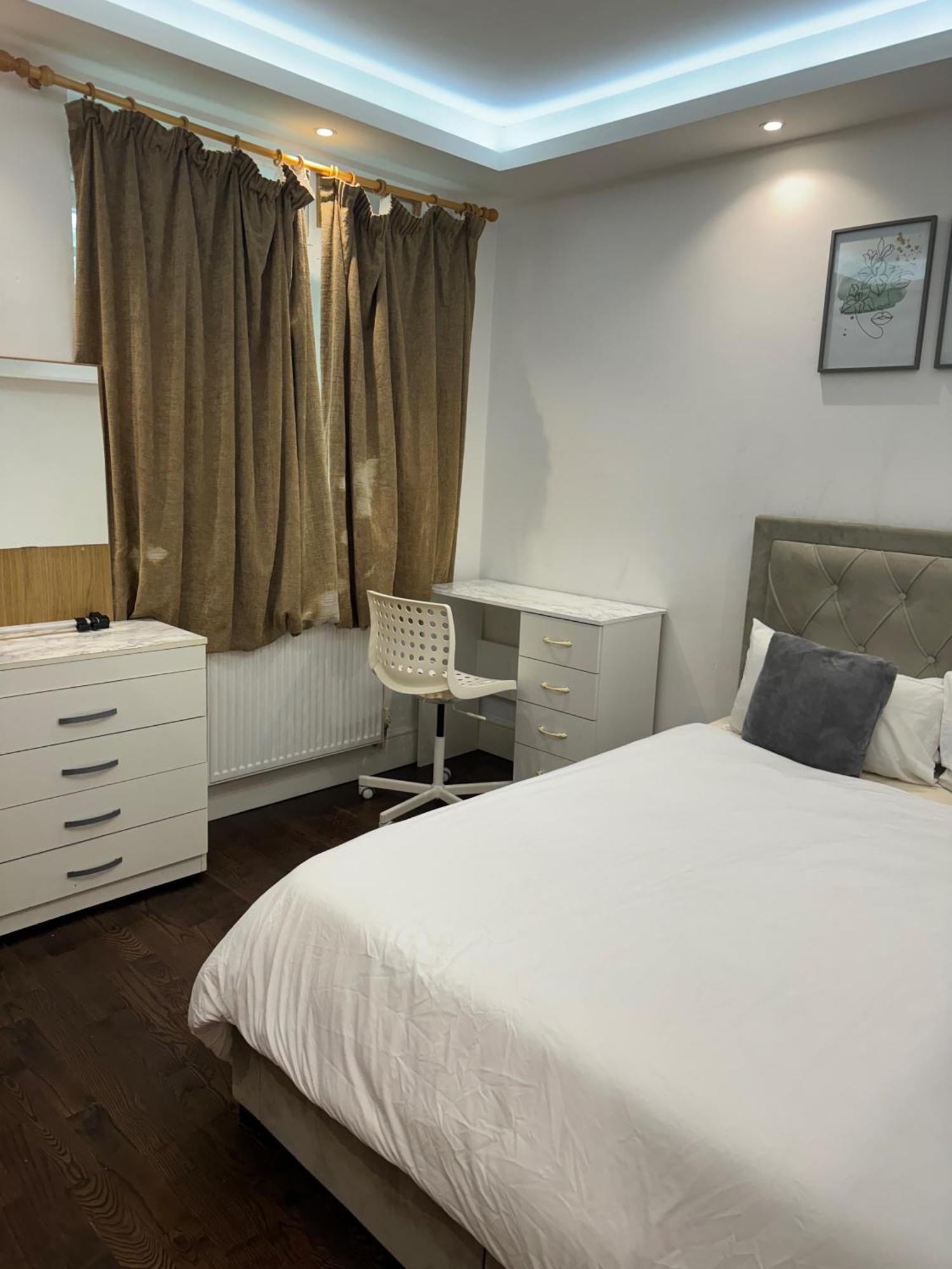 Excellent - 3 Bedrooms Appartement Londres