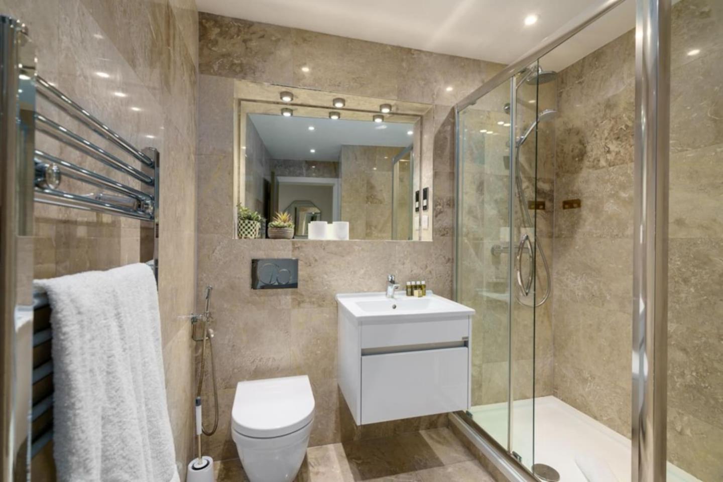 2bd In Whitechapel, Apartment