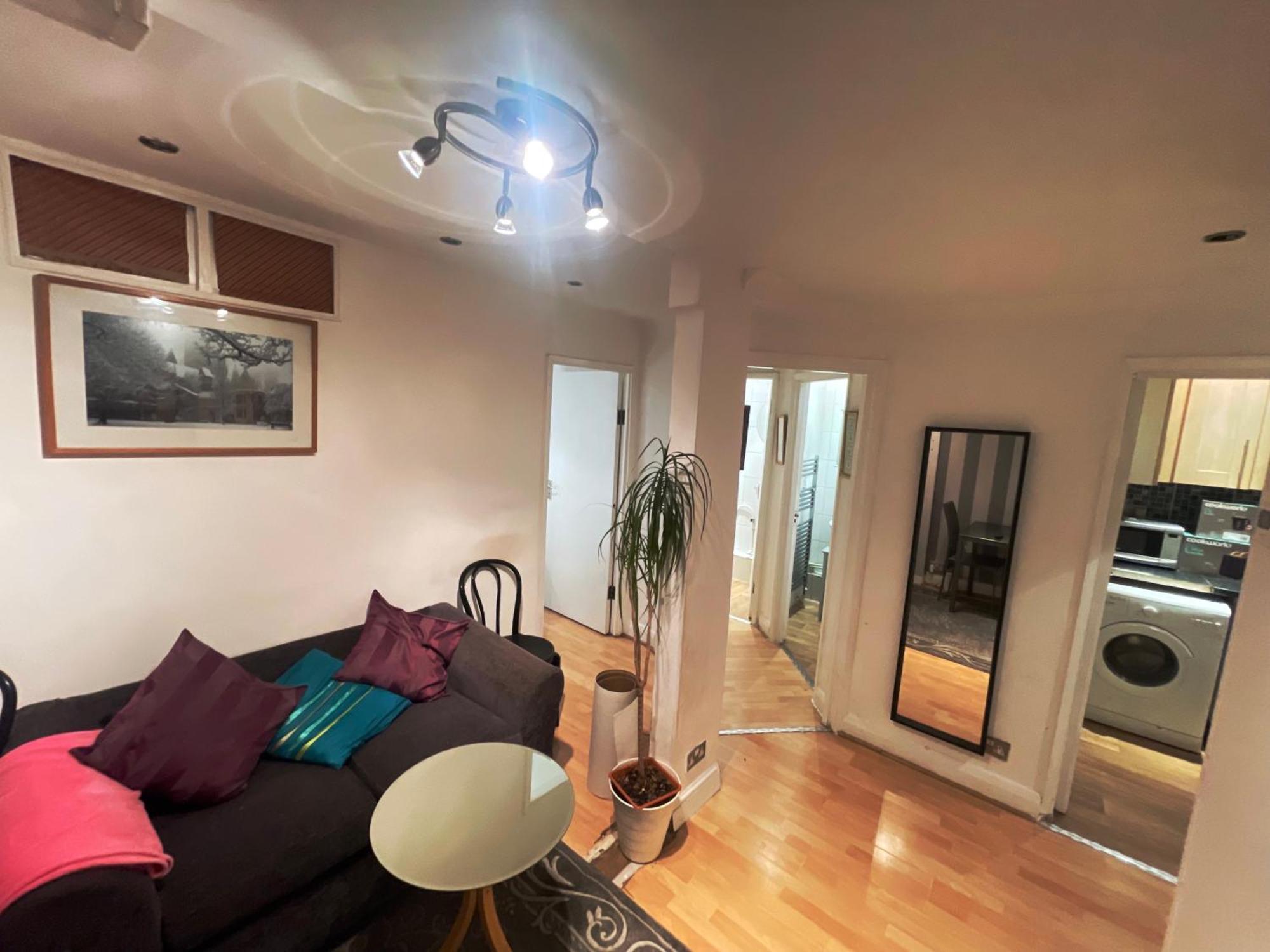 Stylish Apartments - Steps From Hyde Park & Paddington Station *