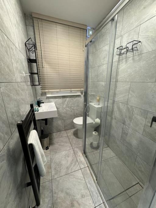 10 Min From Stratford Shopping Centre, Garden! Apartamento
