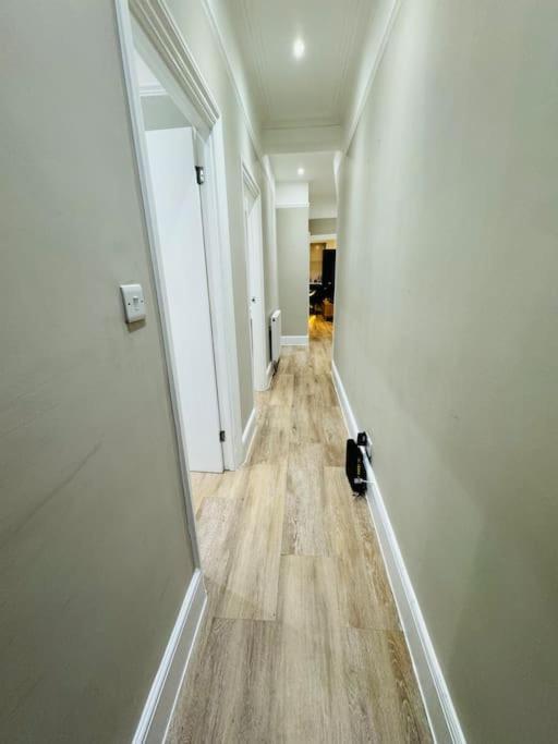 10 Min From Stratford Shopping Centre, Garden! Apartamento *