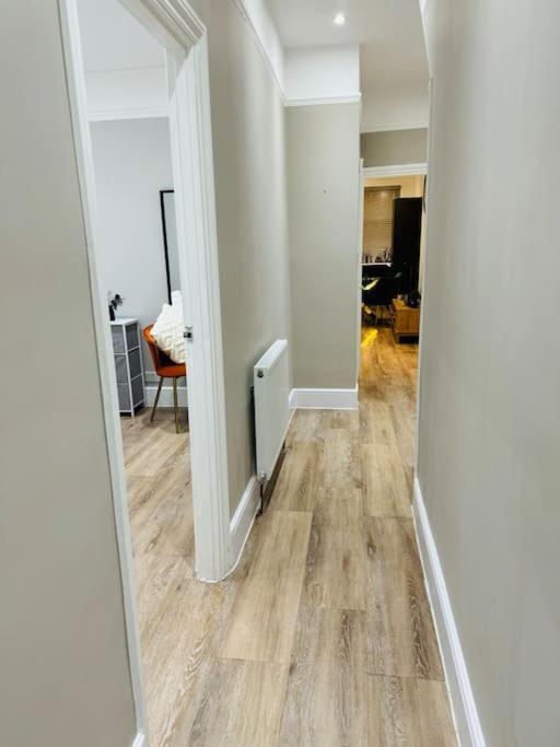 10 Min From Stratford Shopping Centre, Garden! Apartamento *
