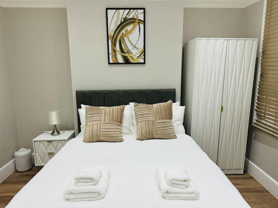 10 Min From Stratford Shopping Centre, Garden! Apartamento Londres