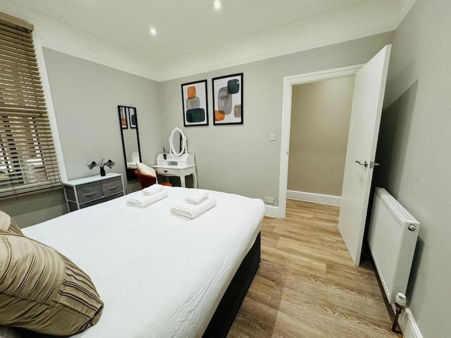 10 Min From Stratford Shopping Centre, Garden! Londres
