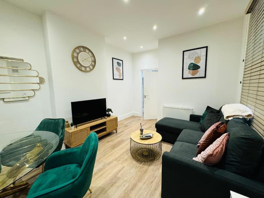 10 Min From Stratford Shopping Centre, Garden!