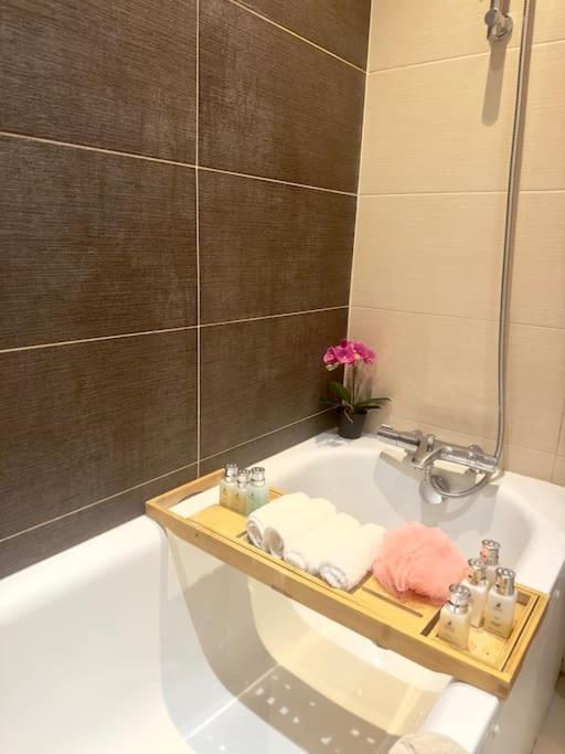 Apartamento Enchanting 2brgarden Flat *