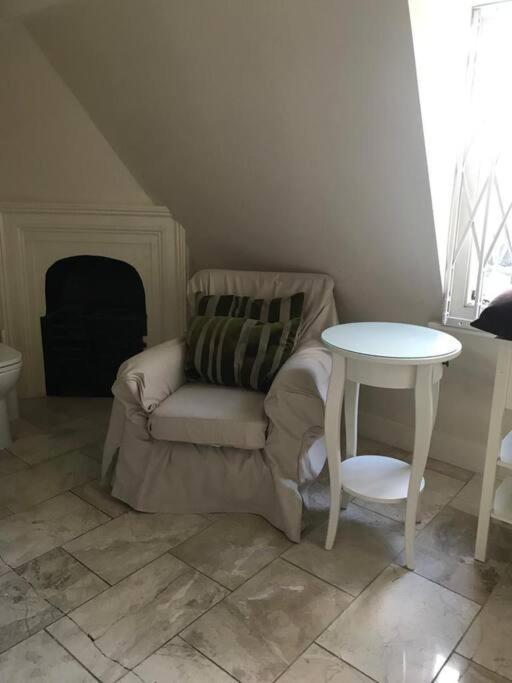 Authentic 3 Bed Historic House Soho, Appartement Londres