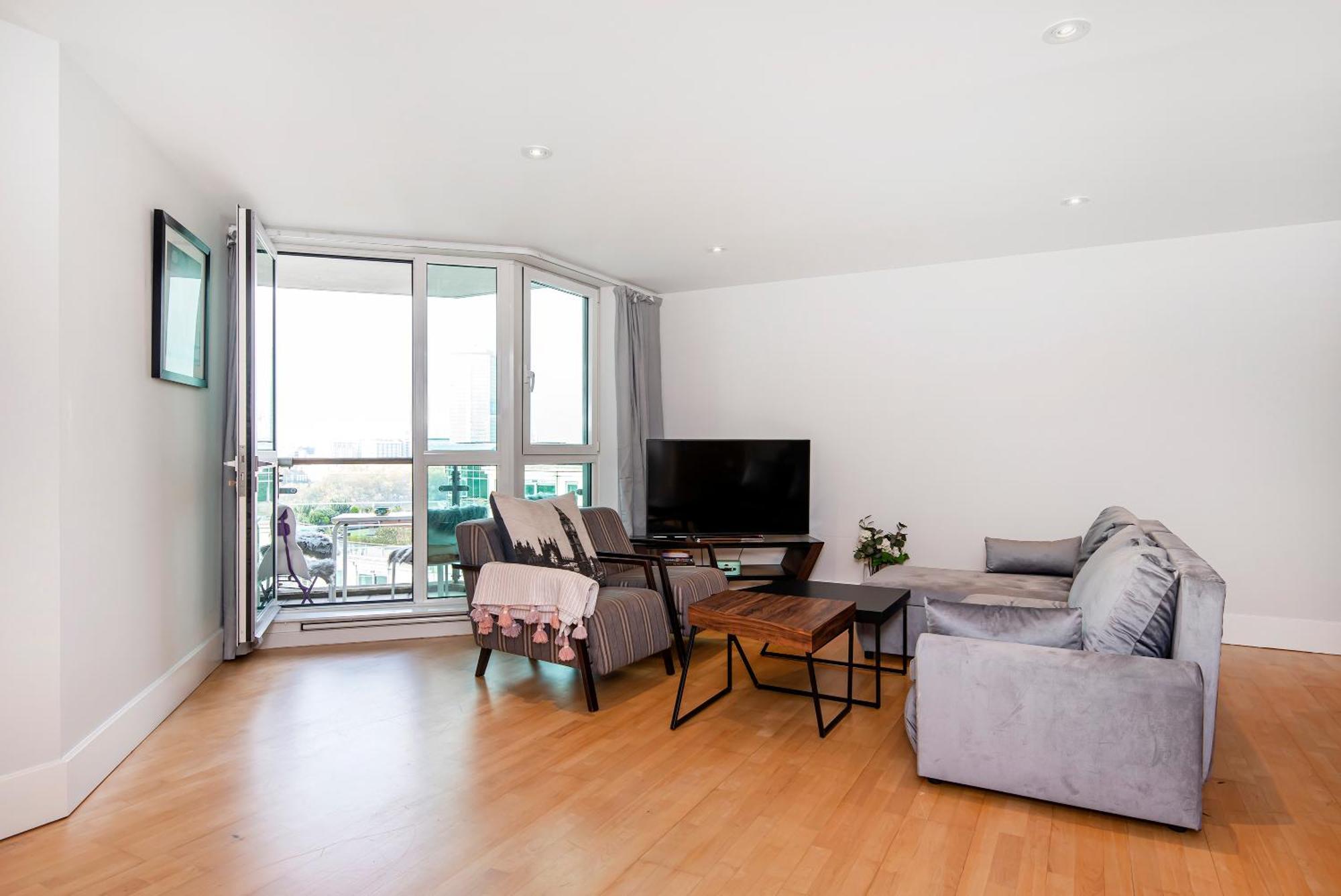 Modern 2 Bedroom 2 Bath With River View Appartement Londen