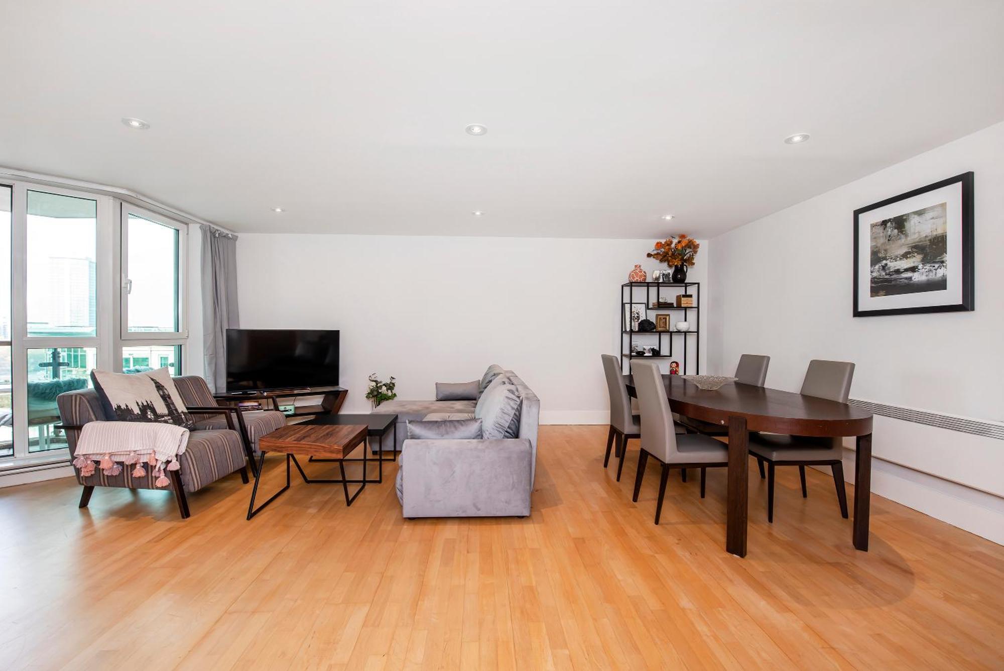 Modern 2 Bedroom 2 Bath With River View Appartement *