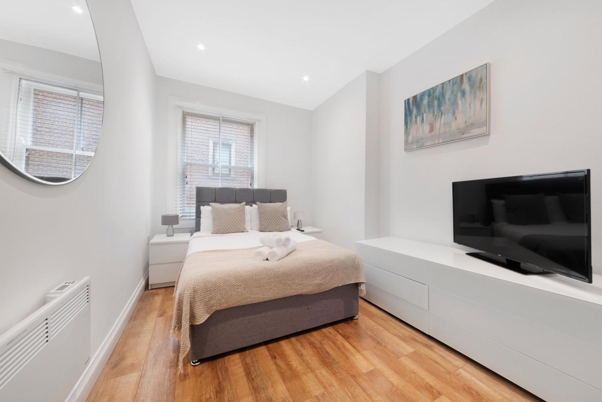 2 Bed Piccadilly 1