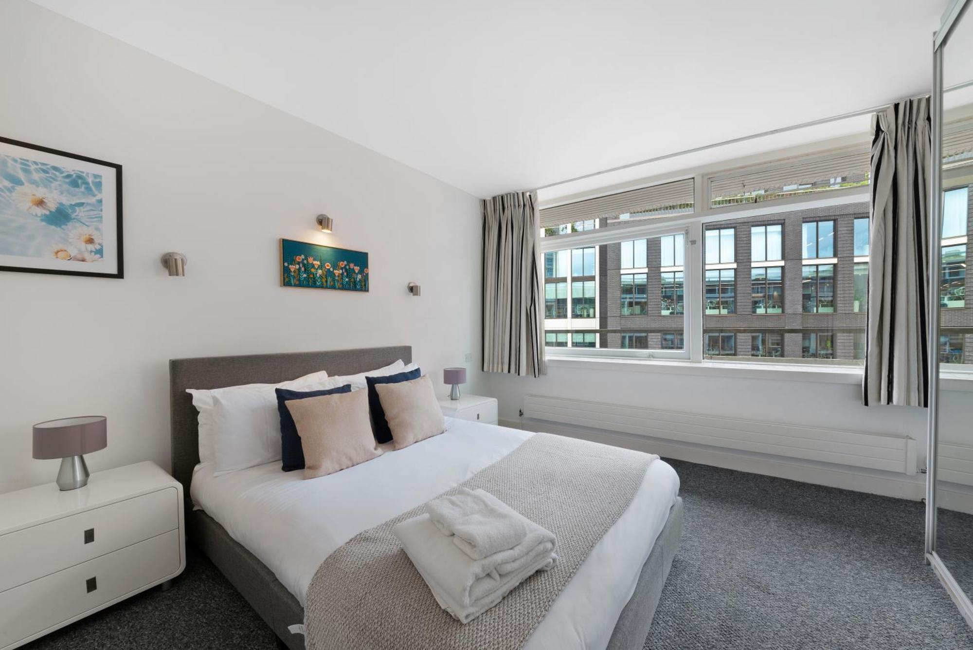 2 Bed Apartment- London- Lift & Balcony * Londres