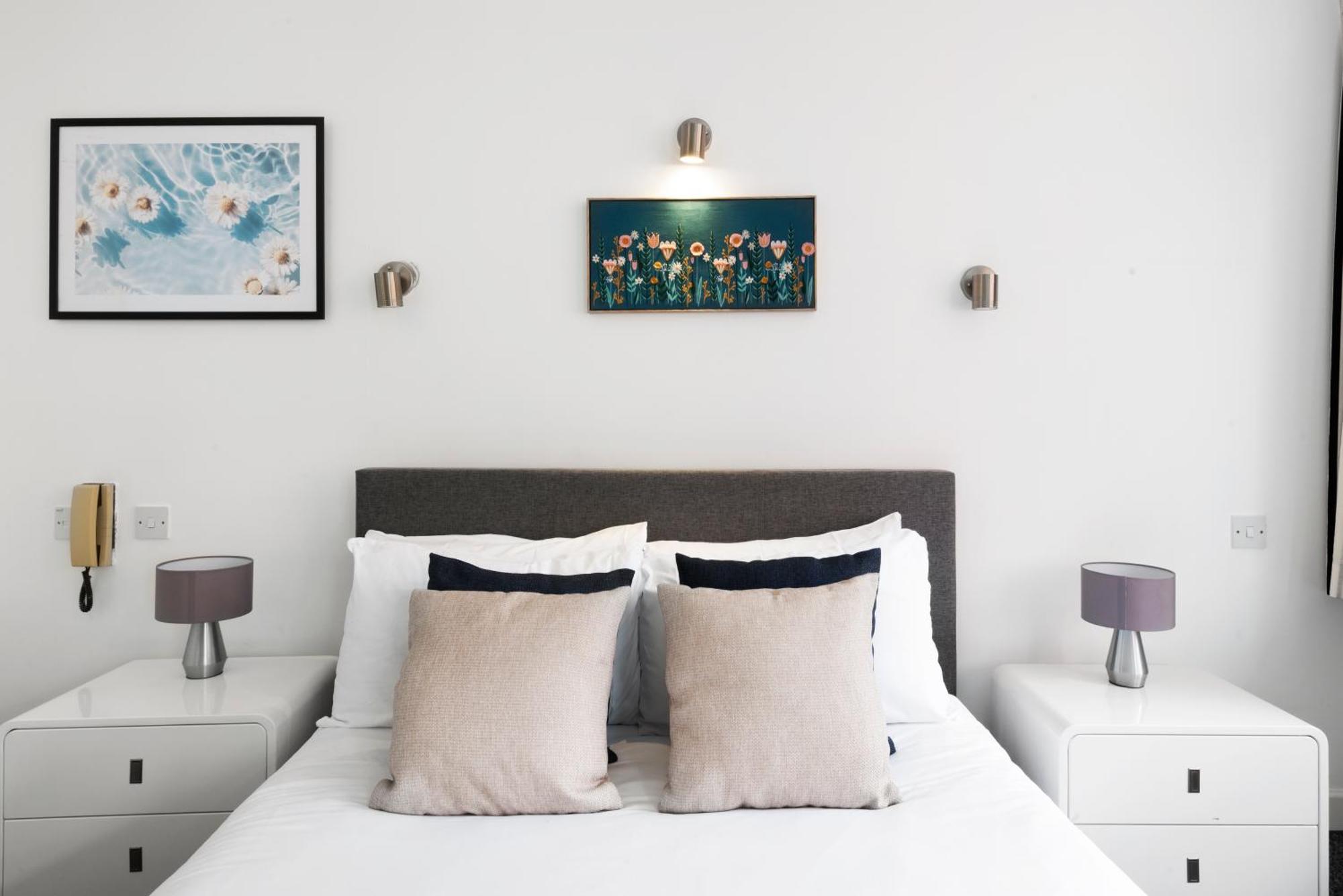 2 Bed Apartment- London- Lift & Balcony * Londres
