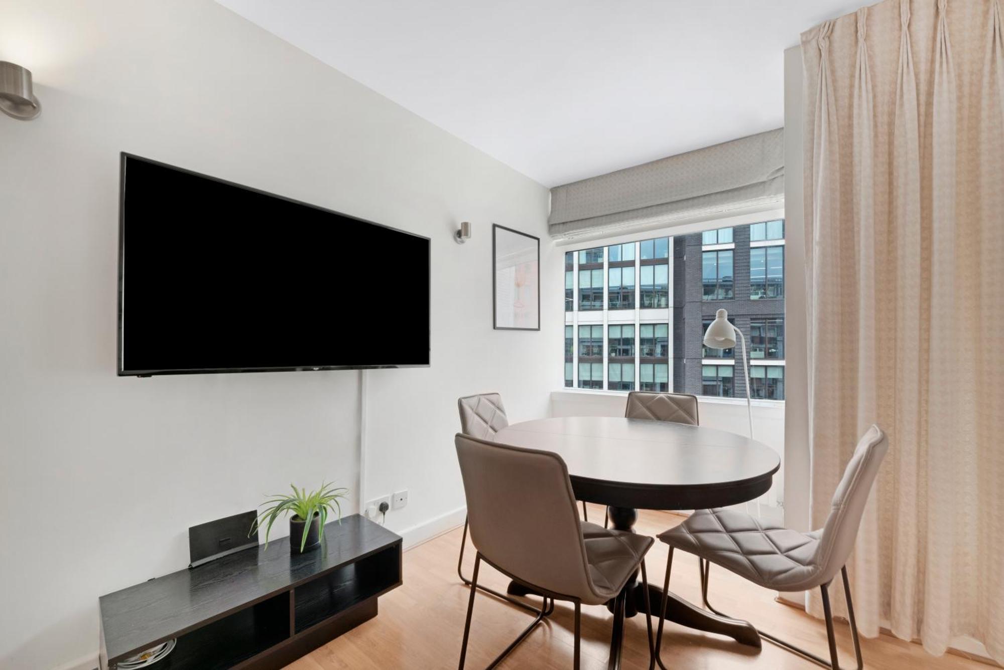 2 Bed Apartment- London- Lift & Balcony Apartamento Londres