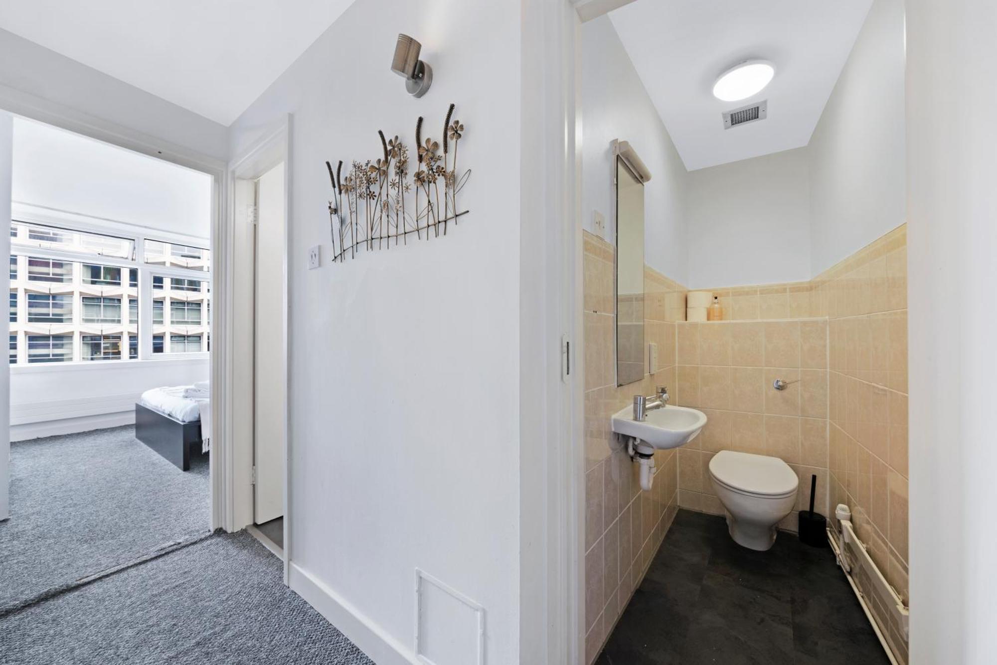 2 Bed Apartment- London- Lift & Balcony Apartamento *