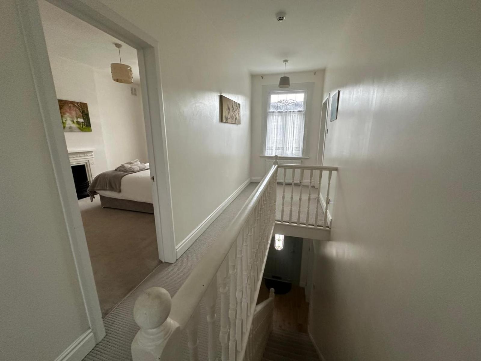 Luxurious Living 4 Bedroom Hébergement de vacances