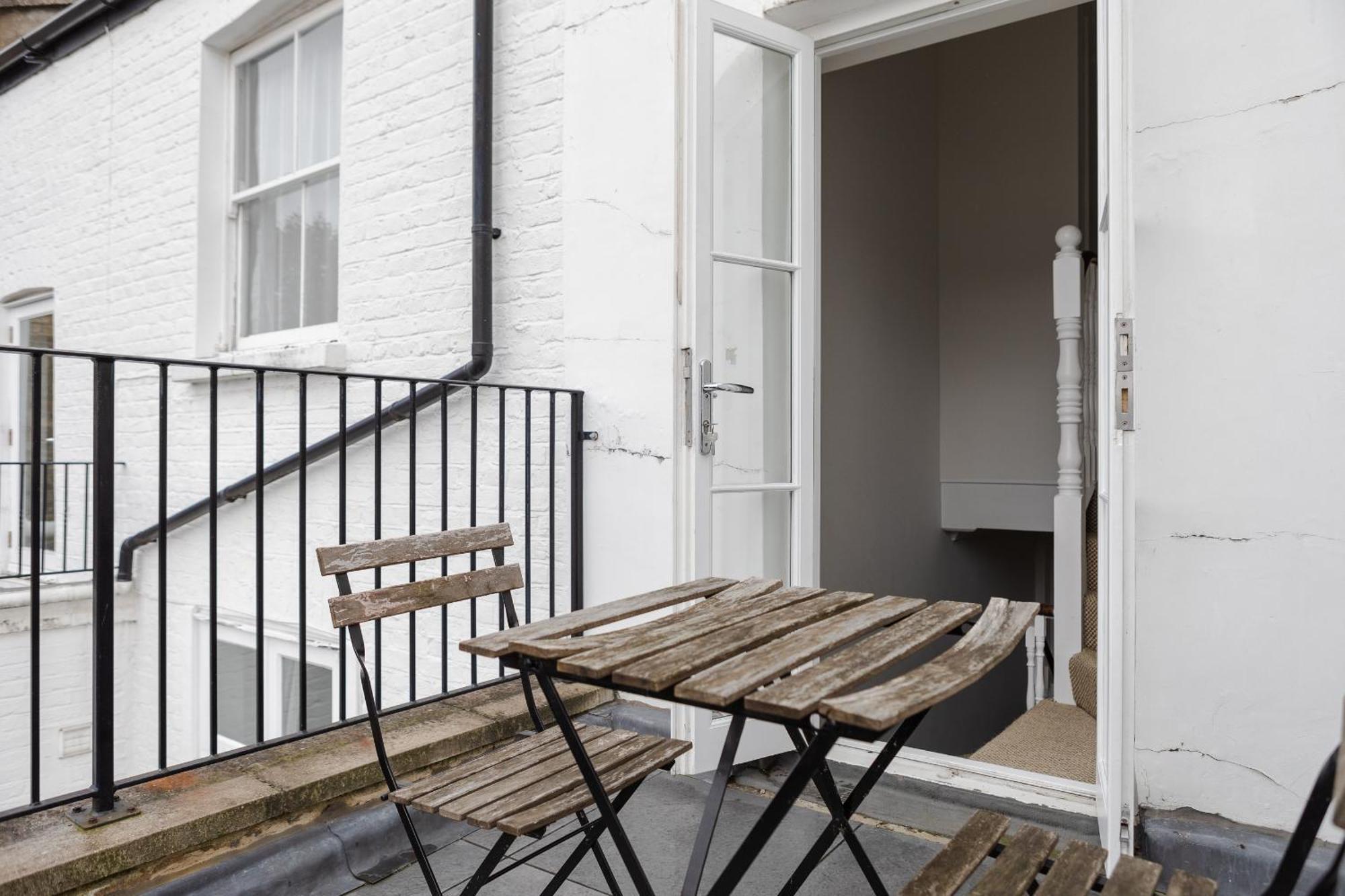 Number 53 - Stunning Maisonette With Parking In Kensington & Chelsea *
