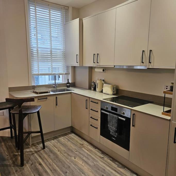 Cozy One Bedroom Close To Abbey Road *